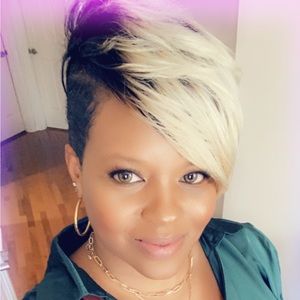 Meet your Posher, Devora